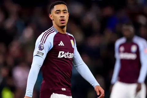 تقارير: نيوكاسل يحسم صفقة نجم أستون فيلا